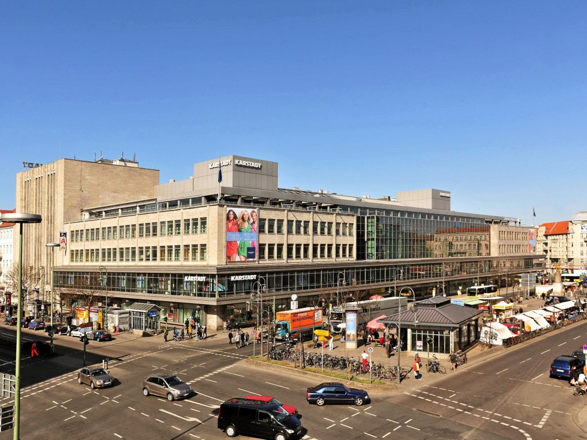 Karstadt am Herrmannplatz in Berlin-Neukölln